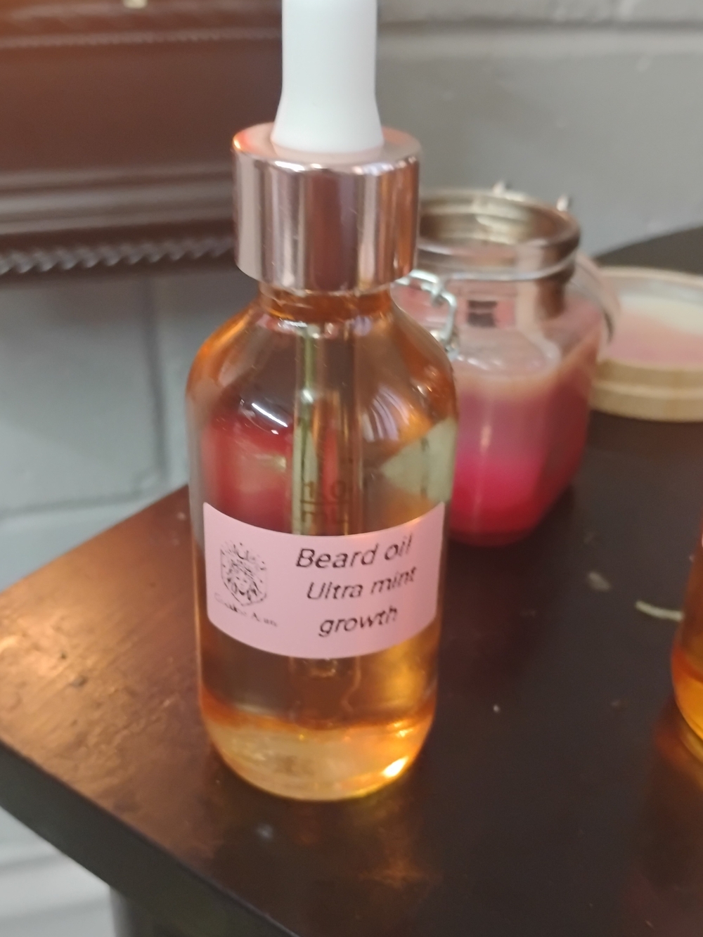 Beard Oil Ultra Mint Growth - Pink Bottle Label